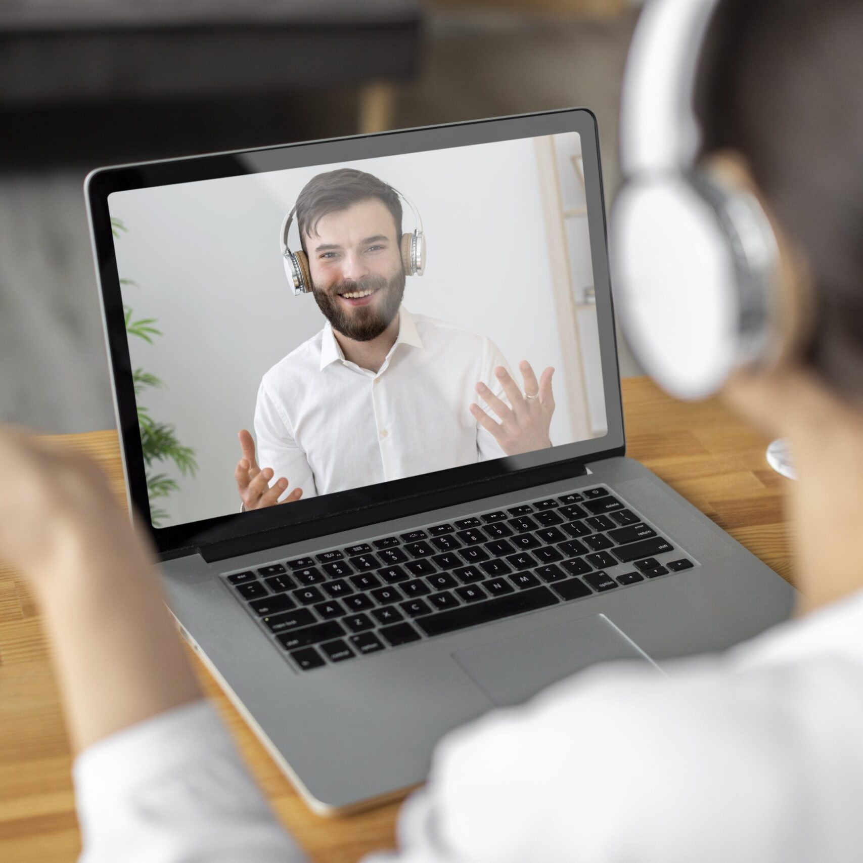 close-up-woman-videocalling-employee